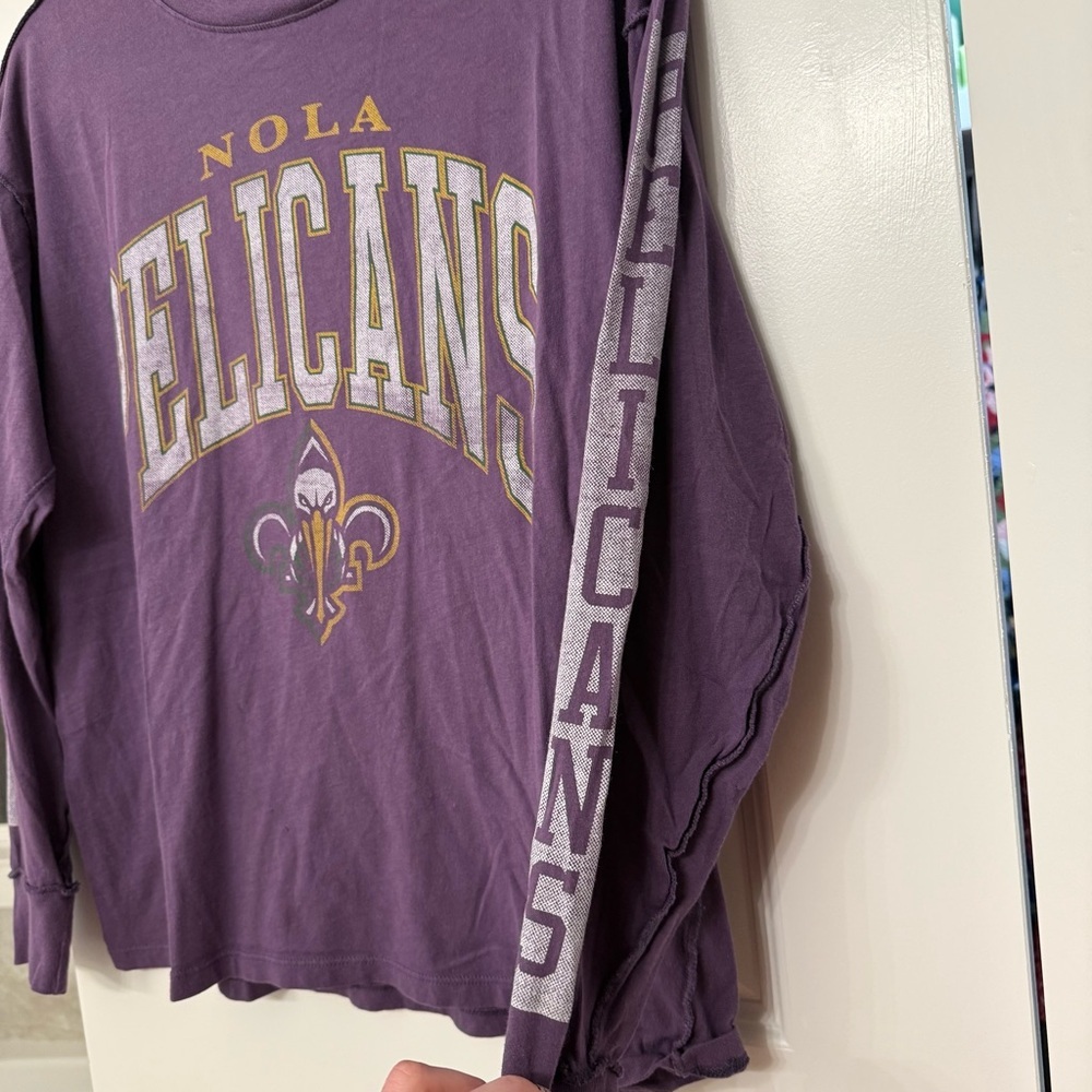 New Orleans Pelicans Gorpcore Athleisure Sporty Retro Gameday Chic Shirt- Small - Picture 8 of 8